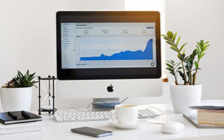 九游下载官网-湖人球员恋情曝光 内线爱情大戏引热议，湖人所以球员