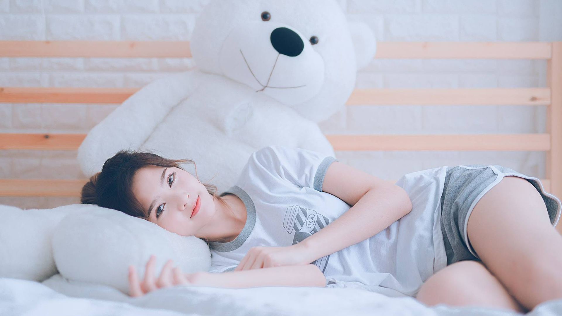 联赛严格要求，球场人员规范行为，球队的合格参赛球员