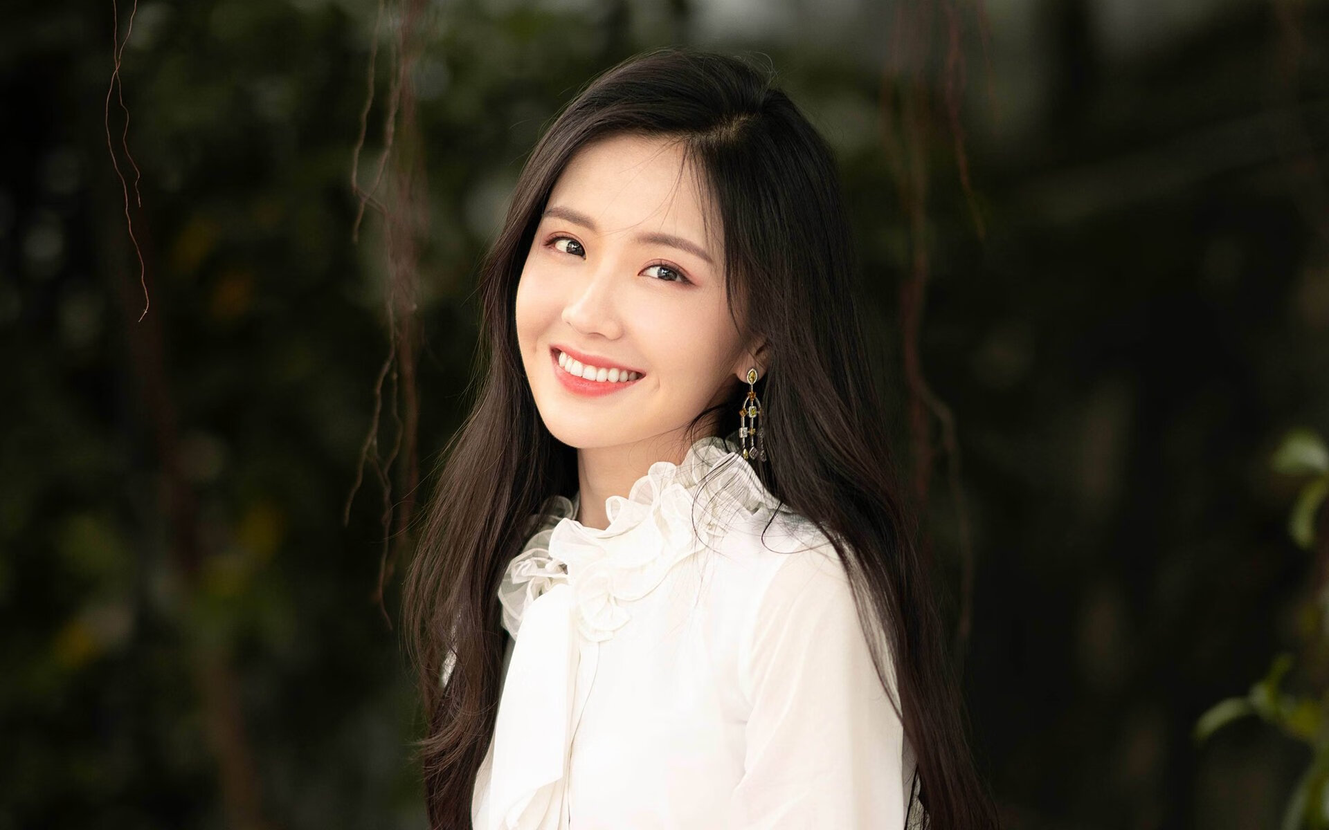 万乐天女子50米仰泳决赛精彩纷呈,万乐天获女子50米仰泳季军